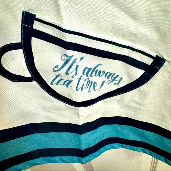 NWT. Disney Apron Alice In Wonderland UK Pavilion “It's Always Tea Time” Apron - Picture 6 of 11